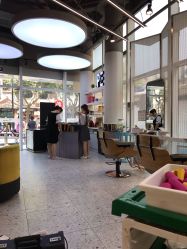 -PE SALON 