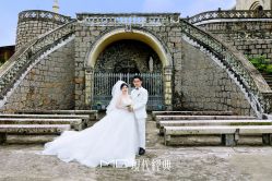 -现代经典婚纱摄影