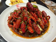 -肥肥虾庄·金牌油焖大虾(汉口城市广场店)