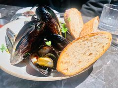 -LESCEDARS Brasserie Bistro香柏树