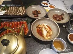 -草家酱蟹炭火烤肉店(珲春南路一店)