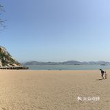 沙滩边的美味冰淇淋