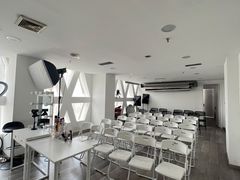 -金夫人化妆摄影职业培训学校