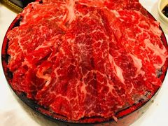 安格斯牛肉-鲜入围煮花胶鸡海鲜火锅