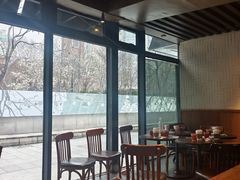 -星巴克(西藏路店)