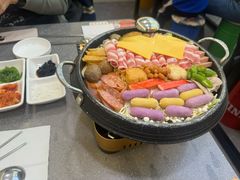-豚妈妈汤饭·部队锅(南京东路店)