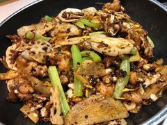 招牌干锅牛蛙五香味-蛙蛙叫干锅年代(簋街总店)