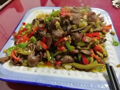 酸豆角炒鸡胗-特色口水鱼馆