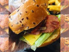 牛肉培根汉堡-遇见西木美式餐厅(体育路店)