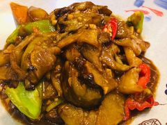 地三鲜-东北哈尔滨酱骨头馆房掌柜铁锅炖