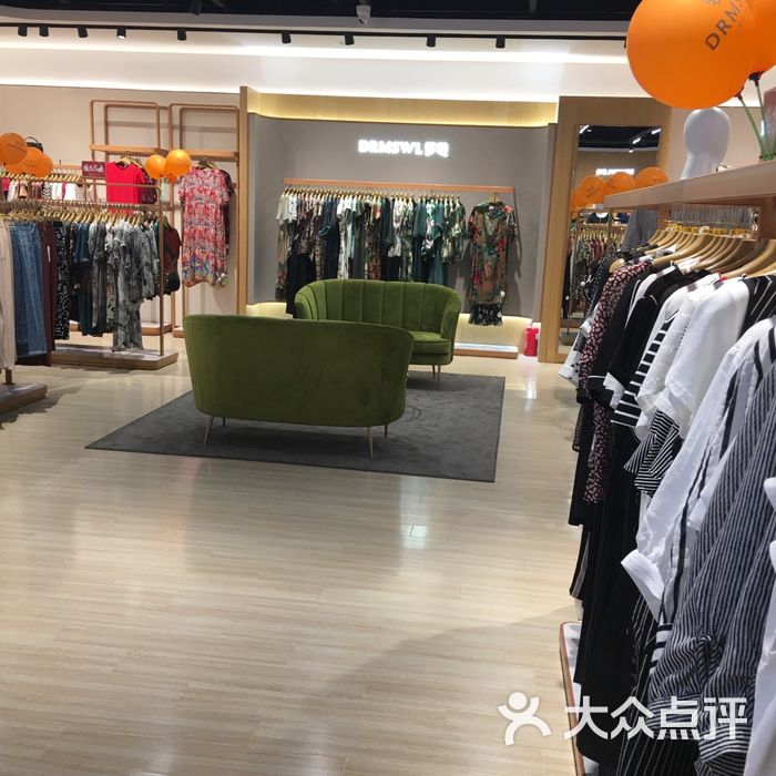 梦燕服饰专卖店 商城图片