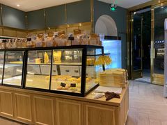 面包甜点陈列柜-龙凤点心饼家·39年老字号(松岗店)