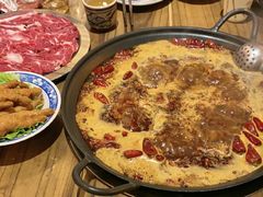 -旧街市鲜货老火锅(大光路店)