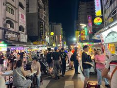 -六合夜市
