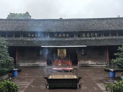 -峨眉山报国寺