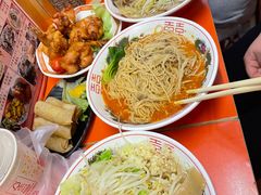 -拉面莊夢語＆中华料理八椿