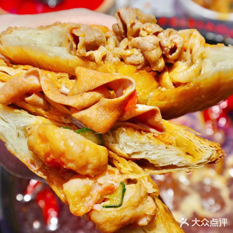 成都新华公园旁的川潮火锅店，老板真能想！