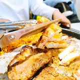 韩国老板告诉我烤肉正确吃法！