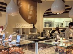 -VERIE BAKEHOUSE