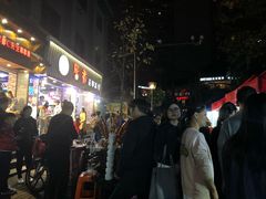 -吴山路夜市