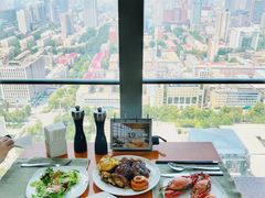 靠窗位-视界美食自助餐厅·石家庄希尔顿酒店