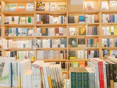 -猫的天空之城概念书店(束河店)