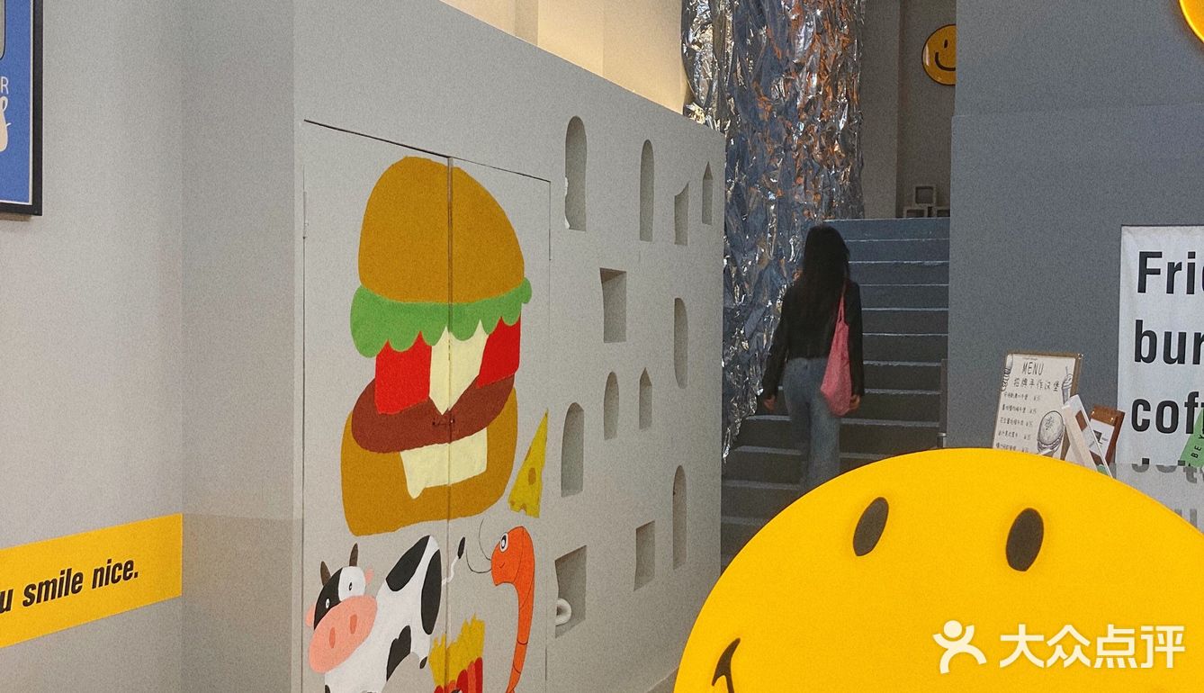 柳州探店🍔卡通动画般的汉堡店谁看了不迷糊