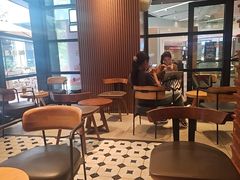 -星巴克(上海虹桥新天地二店)