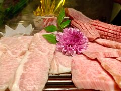-铭牛烧肉·和牛海鲜自助(高新月牙湖店)