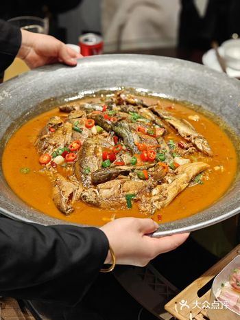 老妈特别爱吃的店，一年要来好几次 「一锅鲜」满的形式