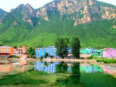 -百里峡七彩艺术小镇