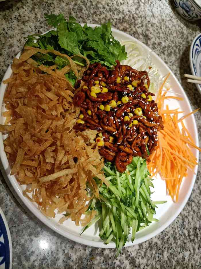 十里春饼-"这家店位于北国商城六楼交通也挺方便,周末.