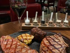 -恰餐厅及酒吧 CHAR Bar & Grill (北京丽都皇冠假日店)