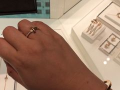-Tiffany & Co.蒂芙尼
(杭州大厦店)