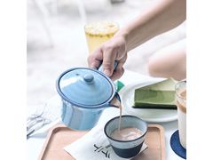 煮奶茶-彳亍咖啡·这里(水湾路店)