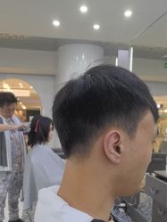 -苏豪路易士·嘉玛发廊