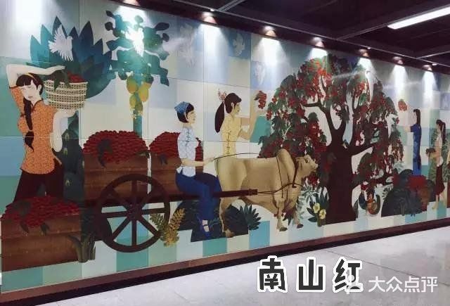 地铁艺术墙,你是否停下脚步看一眼