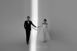 -至臻微拉婚纱摄影