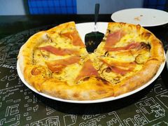 松露酱蘑菇帕尔马火腿披萨-TIAGO HOME KITCHEN(朝阳大悦城店)