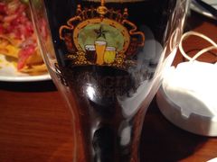 黑眼熊黑啤with&nbsp;玫瑰-Shanghai Brew House上海啤酒工坊(老外街店)