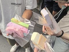 -詹爷爷乌节路街头冰淇淋