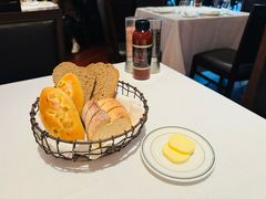 美式餐前面包-Wolfgang’s Steakhouse 沃夫冈牛排馆(上海白玉兰广场店)