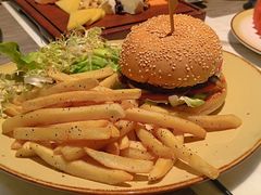 -深圳国际会展中心希尔顿酒店(前海华发冰雪世界店)