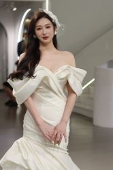 -艾米丽婚纱礼服