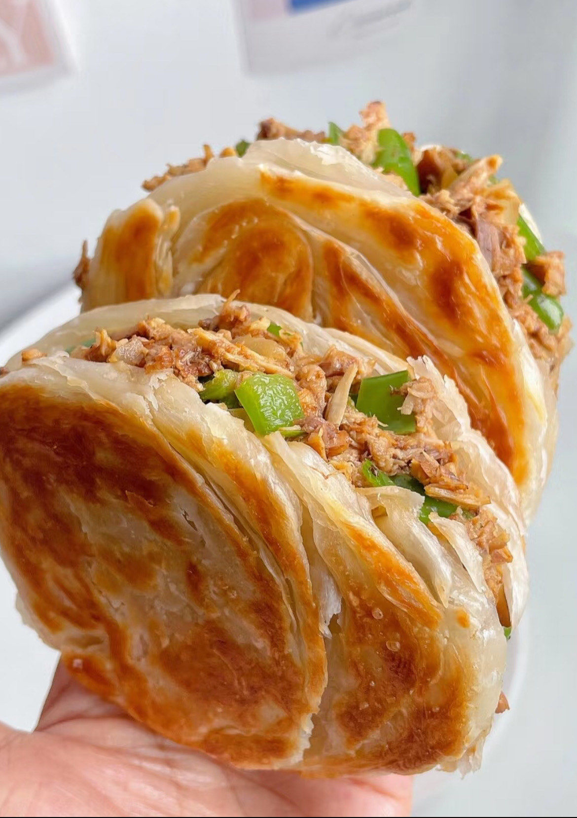 肉夹馍又酥又脆口感很好