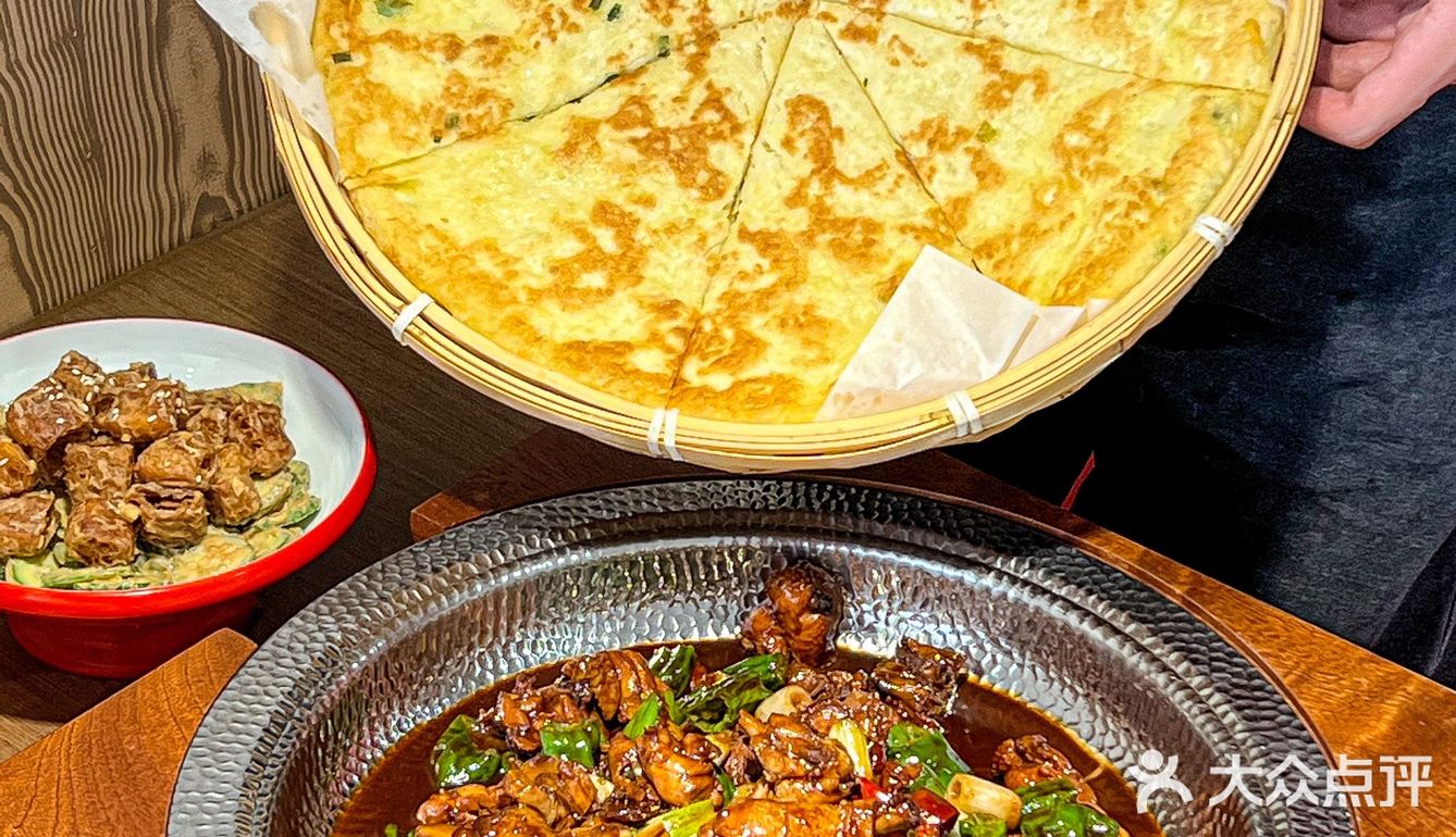 青岛这家人均40炒鸡绝了[流泪]灵魂现烙大饼香香