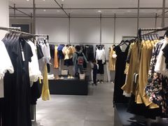 -URBAN REVIVO(欢乐海岸购物中心店)