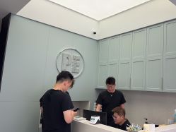 -PE SALON