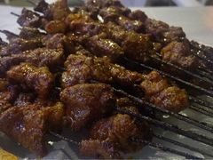 烤羊肉串-老字号老马炕锅烤肉城