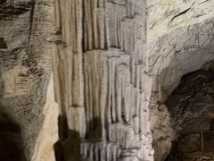 -波斯托伊纳溶洞